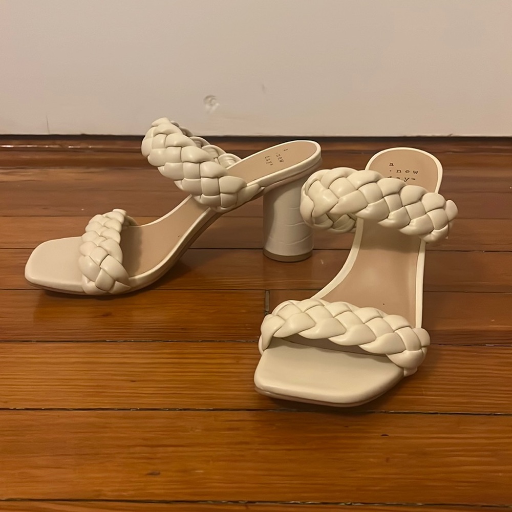 Bone colored sandal heels in size 6.5 barely worn!
